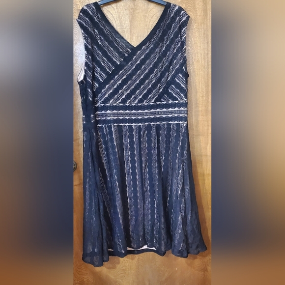 NWT Size 22 Black Lace Midi Length Dress from Dressbarn - Picture 2 of 7